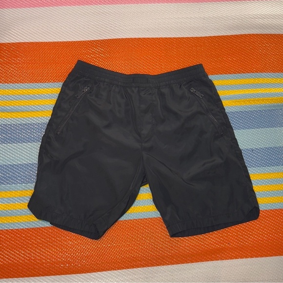 Forever 21 Black Nylon Shorts Men’s Size Large - Picture 1 of 3